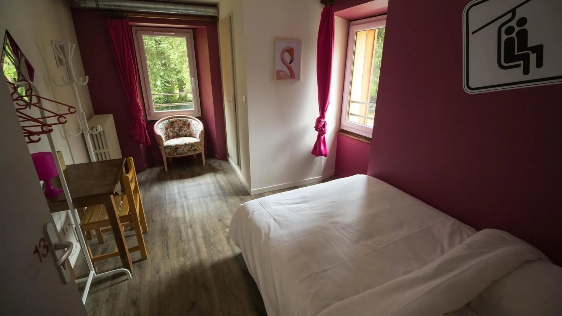 1861 Chatel Hostel