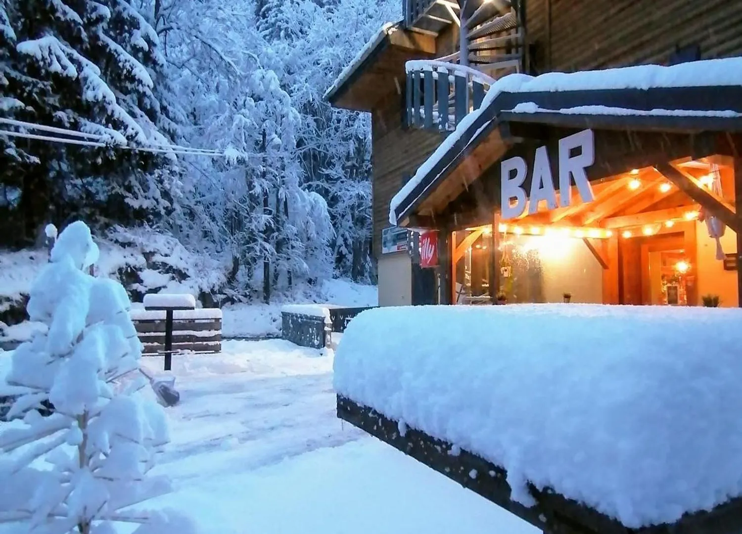 1861 Chatel Hostel 0*,  France