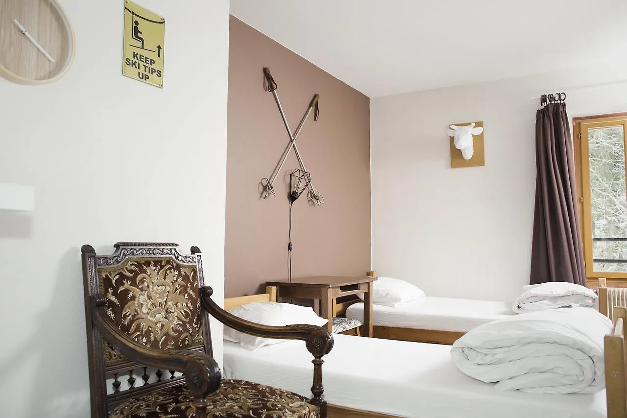 1861 Chatel Hostel