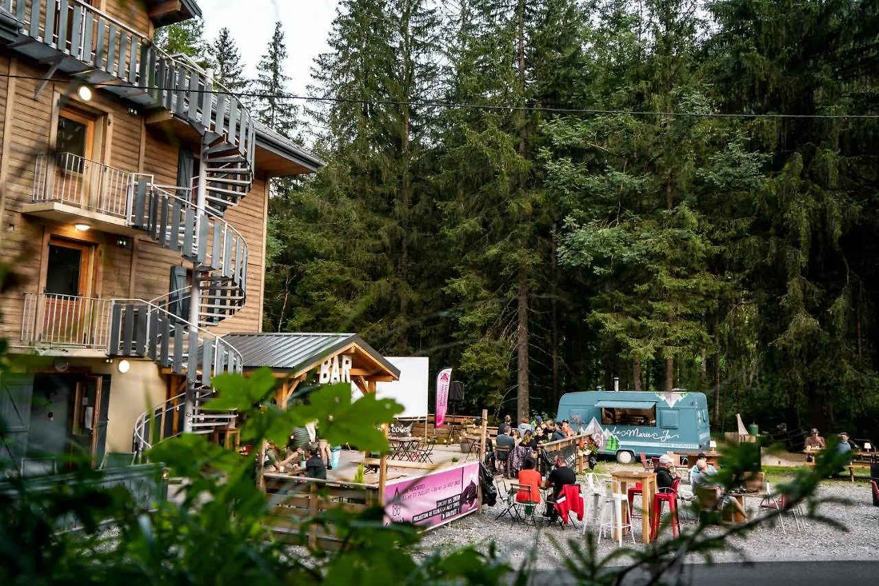 1861 Chatel Hostel location